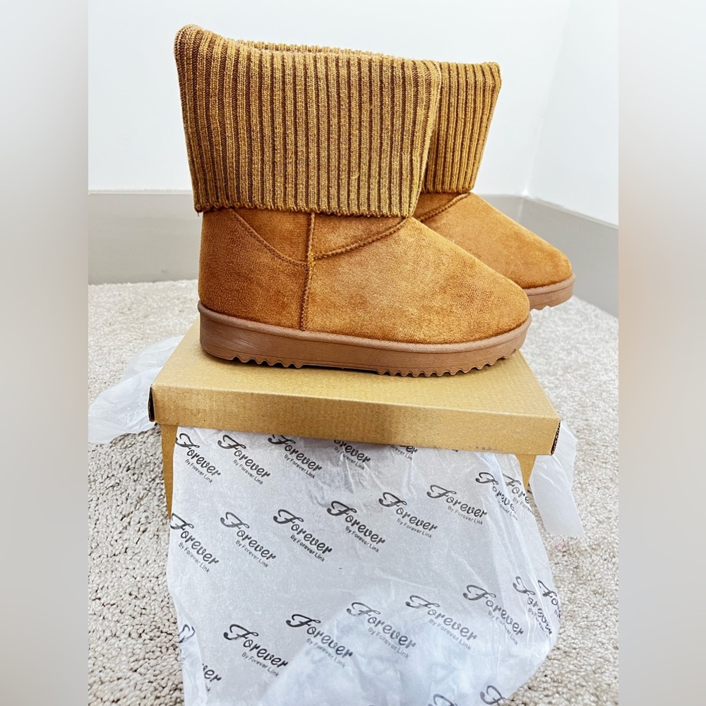 Forever Link Size 6 Tan Faux Suede Leather Rib-Knit Cuff Boots
